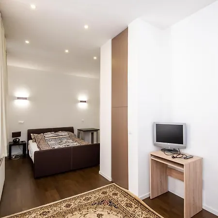 Apartment Dreams *