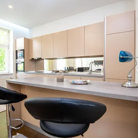 Dreams Apartment *